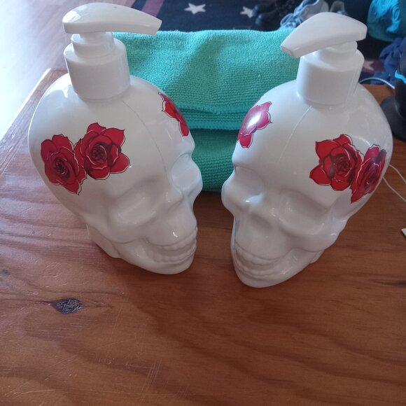 Rose Skeleton with Soap Body Wash (set of 2) - Picture 3 of 3